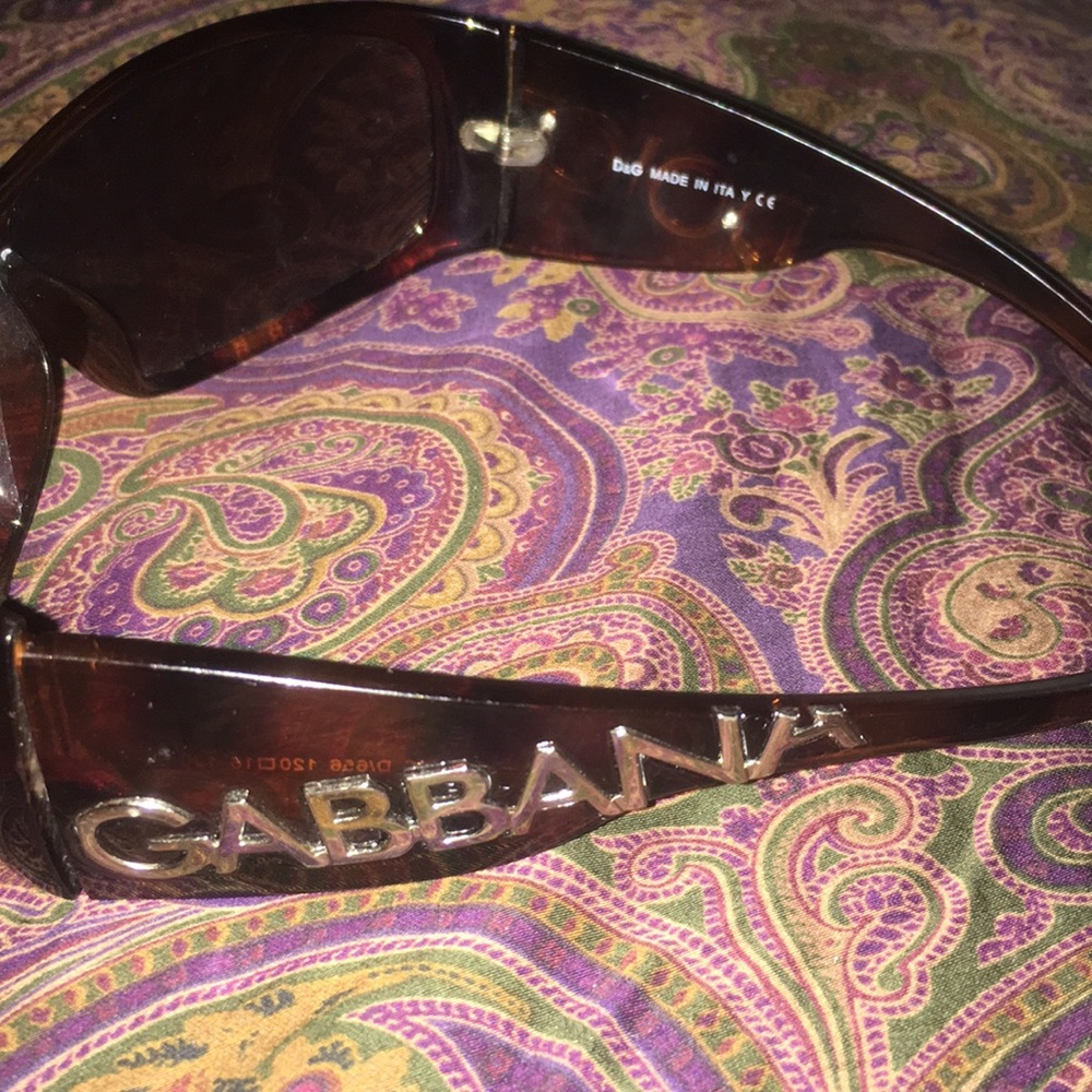 Sunglasses - Picture 3 of 5